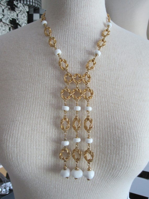 1960's WHITE GLASS GOLDETTE Bib Necklace and Tear… - image 8