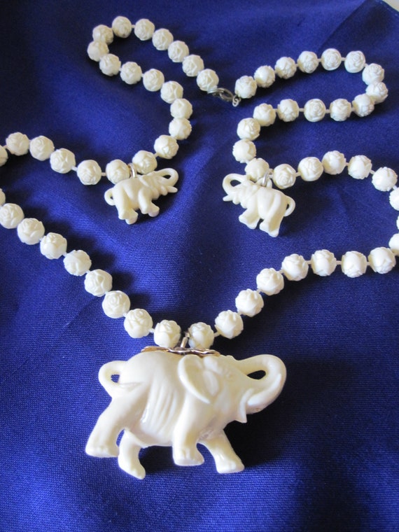 PLASTIC ELEPHANT CHARM Necklace