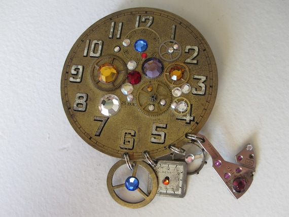 STEAMPUNK CLOCK BROOCH With Sequins - image 1