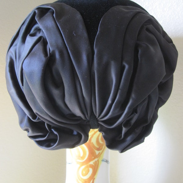 SCHIAPARELLI  Black HAT & ORIGINAL Box