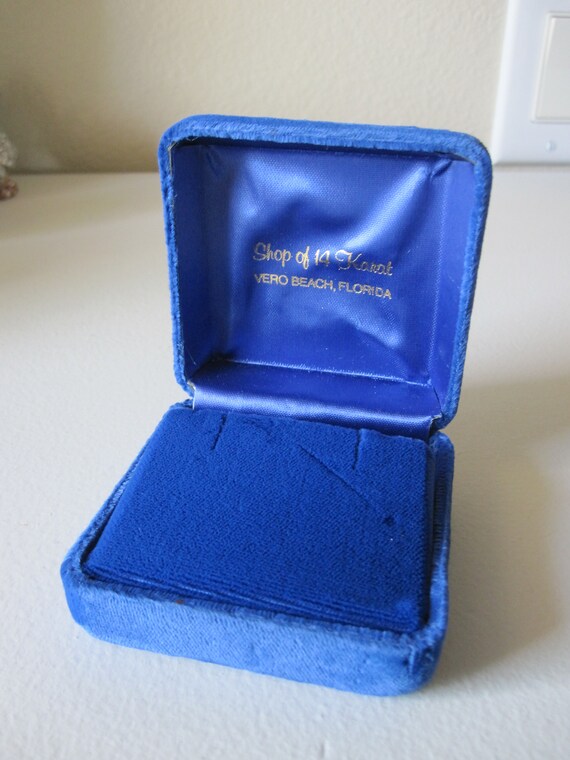 BLUE VELVET DISPLAY Jewelry Box Gem