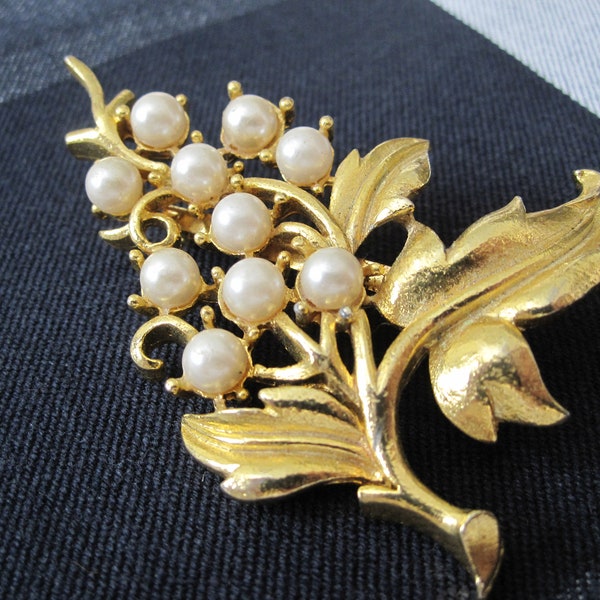 PEARL & GOLD LEAF Brooch