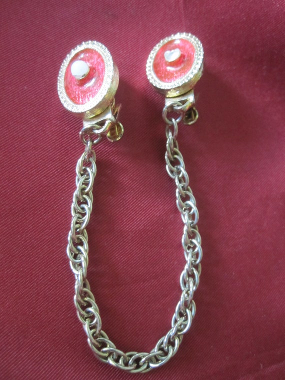 1950's Red ENAMEL & Pearl SWEATER CLIP - image 6