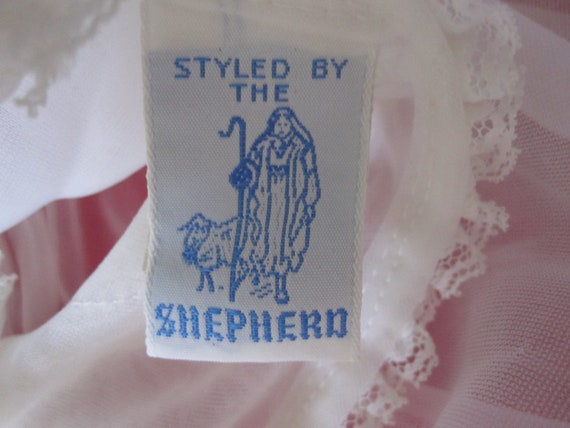 VINTAGE CHRISTENING GOWN - image 2