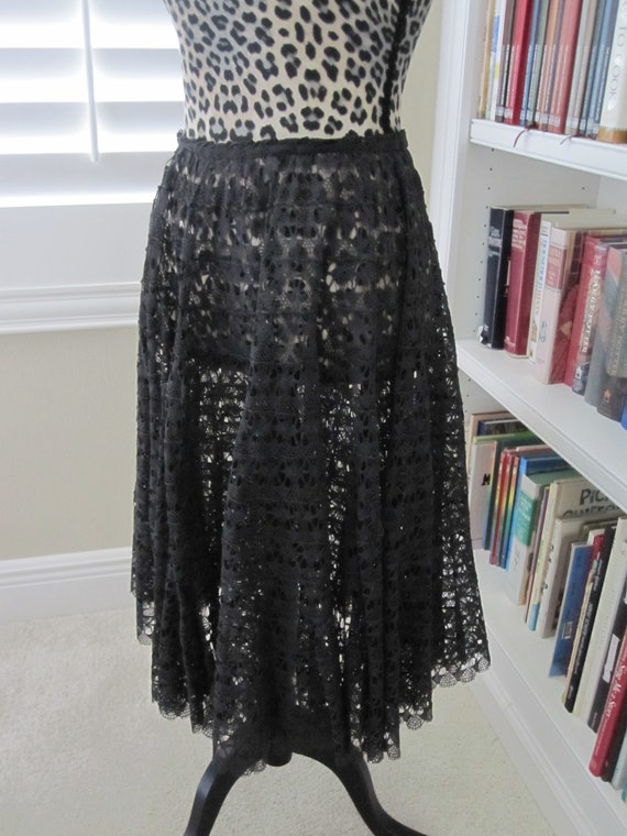 CROCHETED CIRCLE BLACK Skirt Short