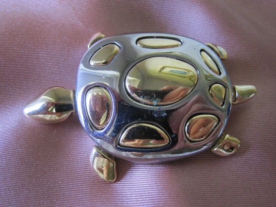 SILVER TURTLE BROOCH - image 2