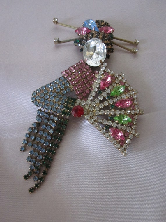 FIGURAL RHINESTONE GEISHA Brooch - image 7