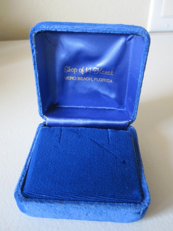 BLUE VELVET DISPLAY Jewelry Box Gem