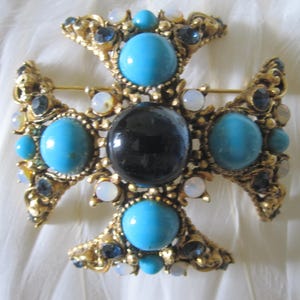 BLUE LUCITE MALTESE Brooch/Pendant Circa 1960s