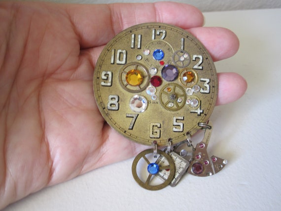 STEAMPUNK CLOCK BROOCH With Sequins - image 2
