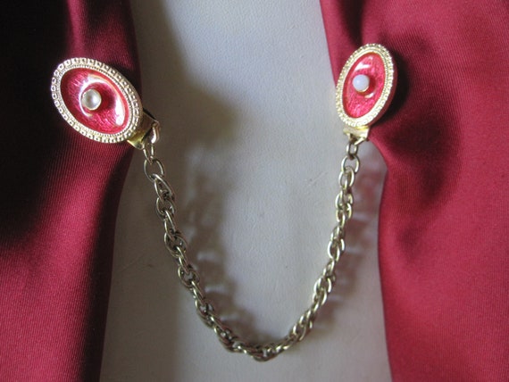 1950's Red ENAMEL & Pearl SWEATER CLIP - image 1