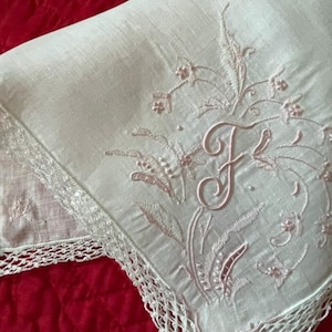 INITIAL F GEBORDUURDE LINNEN Zakdoek