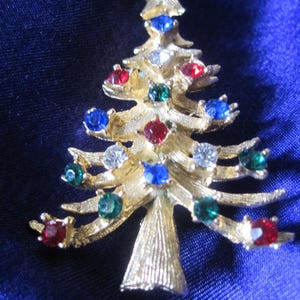 Rhinestone CHRISTMAS TREE  Brooch Signed LJM