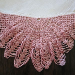 CROCHETED PINK LINEN Handkerchief Circa 1930s