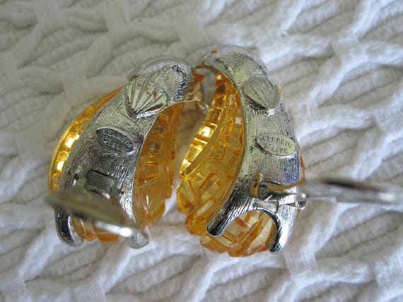 KENNETH JAY LANE Signed Designer Clip Earrings - image 8