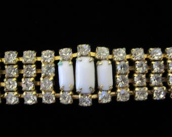 STUNNING MILKGLASS RHINESTONE Bracelet