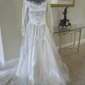 1950 LACE Long Train WEDDING  GOWN  XSmall