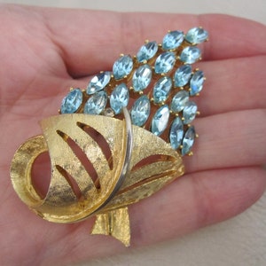 BLUE RHINESTONE  BOUQUET Brooch 1950s