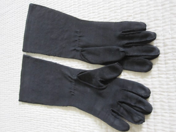 CRESCENDO BLACK BEADED Gauntlet Gloves - image 9