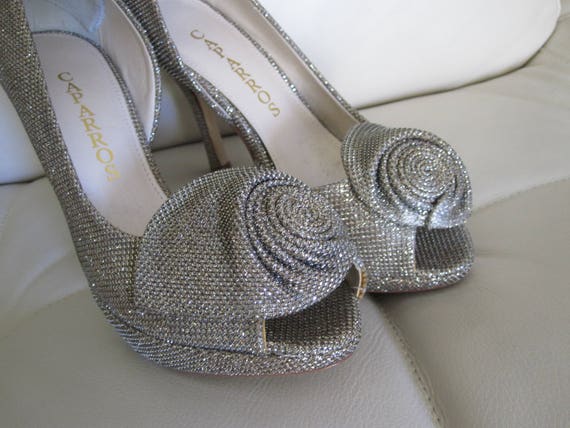Buy Women Gold Metallic Finish Kitten Heels - Sandals - Indya