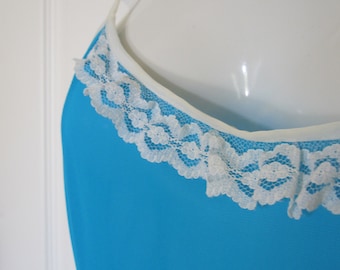 BLUE NYLON SLIP 1970s