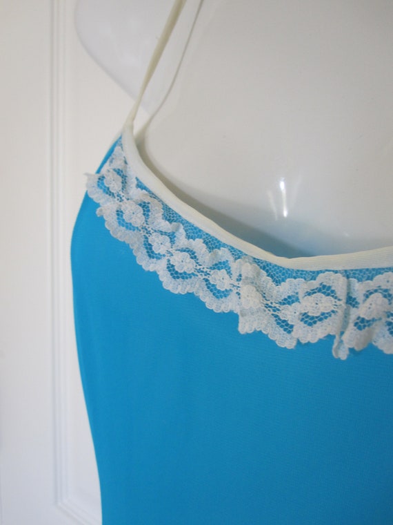 BLUE NYLON SLIP 1970s - image 2