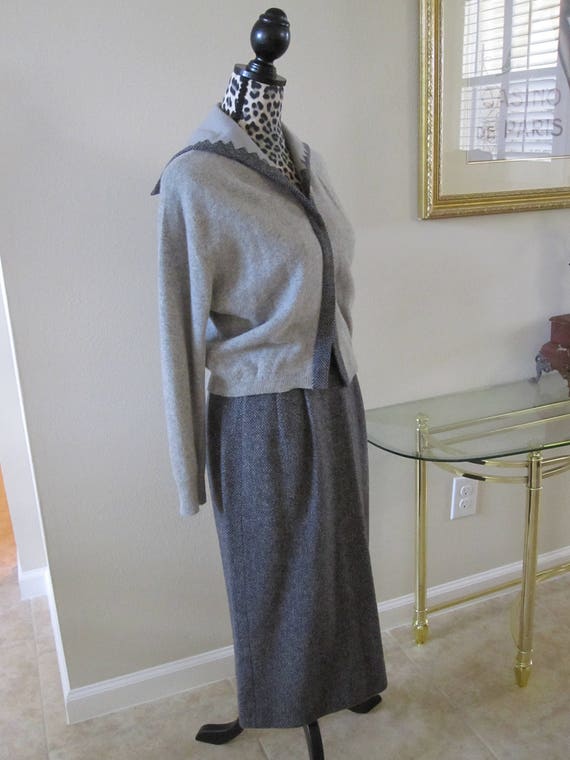 SKIRT & SWEATER Combo Gray Tweed  2 Pc Chic 1960s - image 8