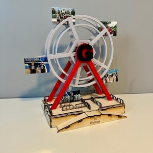 Handmade Family Photo Ferris Wheel: Rotating Picture Frame Keepsake