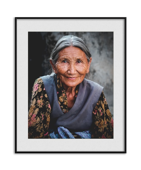 その他 Tibetan Portrait Tibetan Woman Portrait, Nepal, Elderly Tibetan Woman Portrait