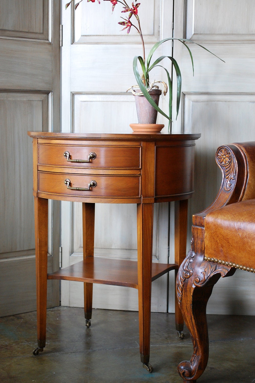 Vintage Hekman Round Side Table Small Table Drawers | Etsy