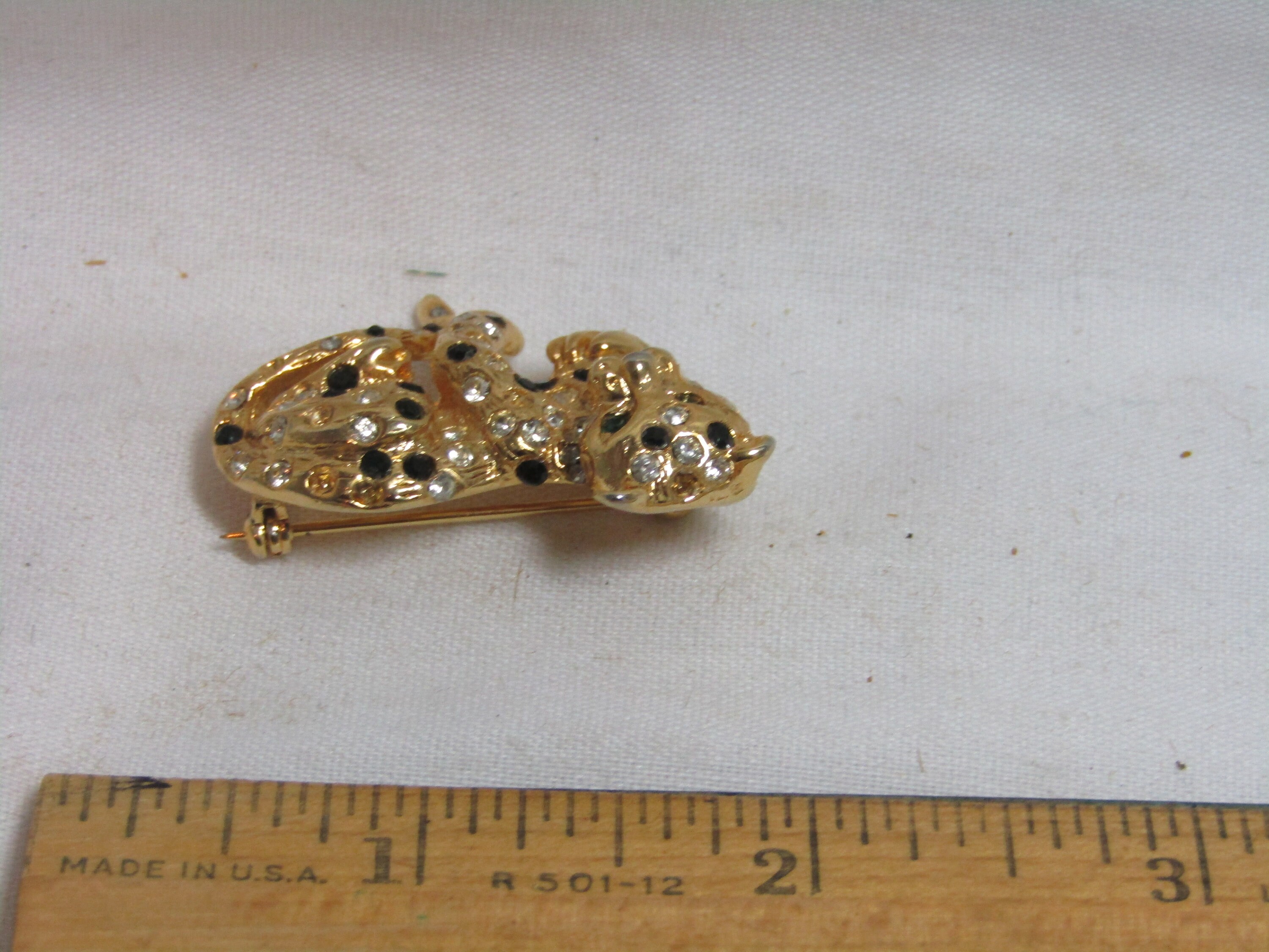 Broche Vintage Léopard - Émail Noir, Yeux Cristaux Rubis, Or, Très Bon état