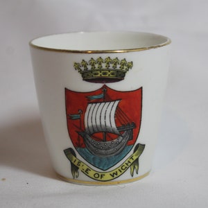 Vintage Victorian England Souvenir Crested China Cup - Isle Of Wight - No Maker Mark