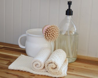 Make These Quick Tunisian Crochet Washcloths in Two Designs. Great Spa Gift Basket Idea for The Holidays