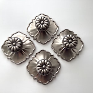 Antique Silver flower Knobs & Backplates Set of 4
