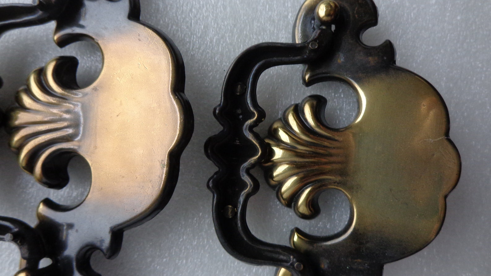 Tiradores de latón antiguo 3 en centros 6 vestidores | Etsy