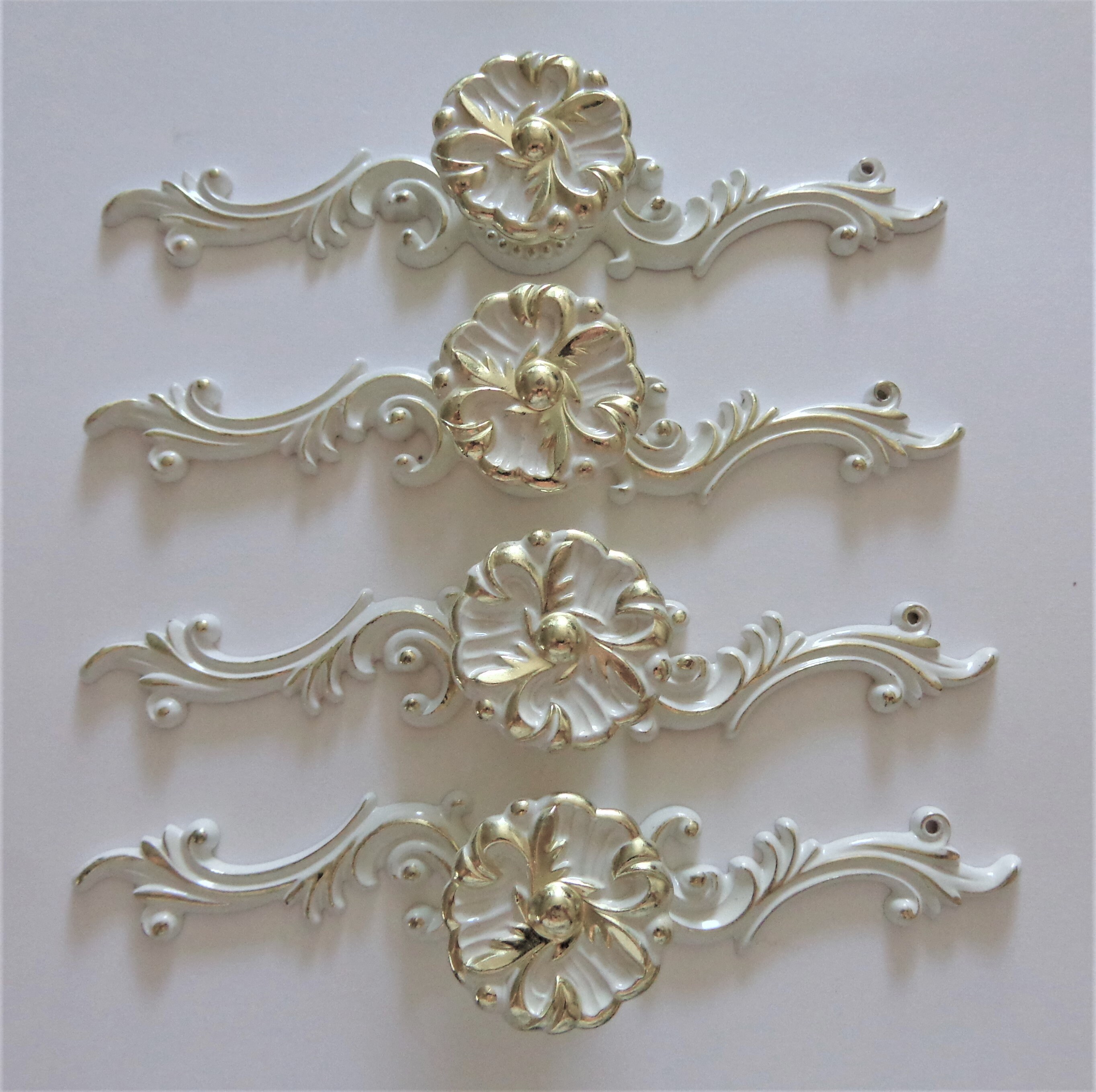 Vintage French Provincial Flower Knobs Back Plates 4 White Gold