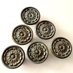 Antique Brass Flower Knobs Vintage KBC N 5668 Hardware Set of 6