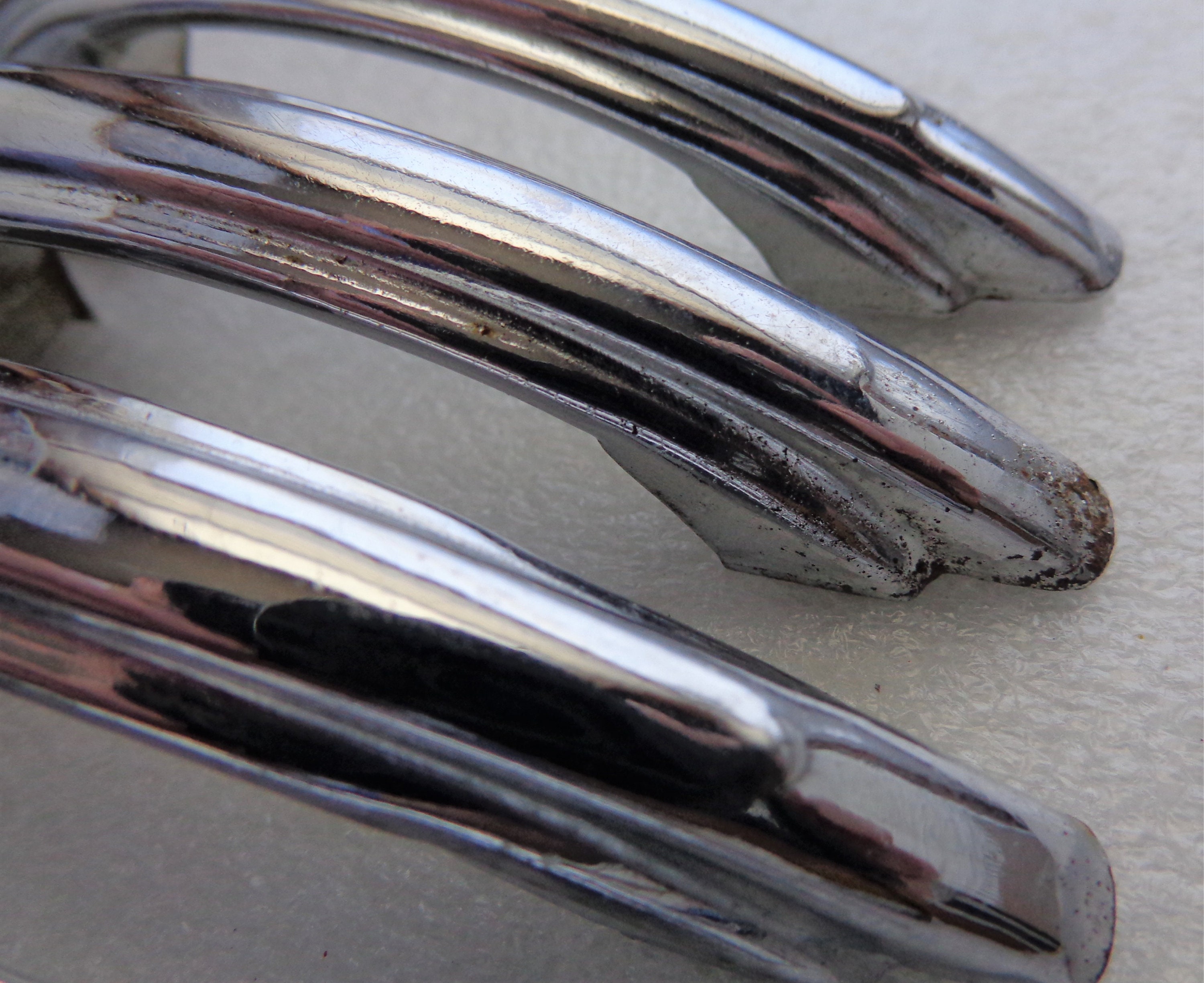 Vintage Chrome Pulls - Handles, 2.75 in centers, 5 Silver Cabinet, Door ... Vintage Chrome Pulls - Handles, 2.75 in centers, 5 Silver Cabinet, Door ...