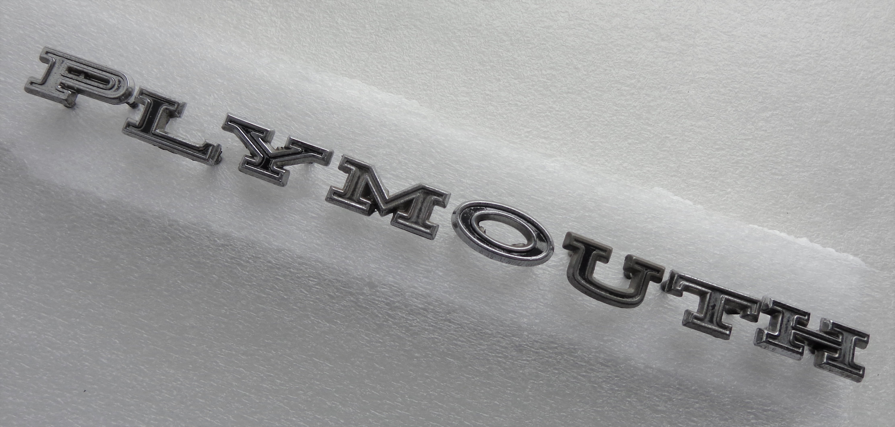Vintage Plymouth Individual Metal Block Letters P L Y M O U T H Badge Emblem Rear Trunk Lid Header 1965 1970