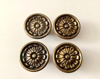 Antique Brass Flower Knobs Vintage KBC N 5668 Hardware Set of 4
