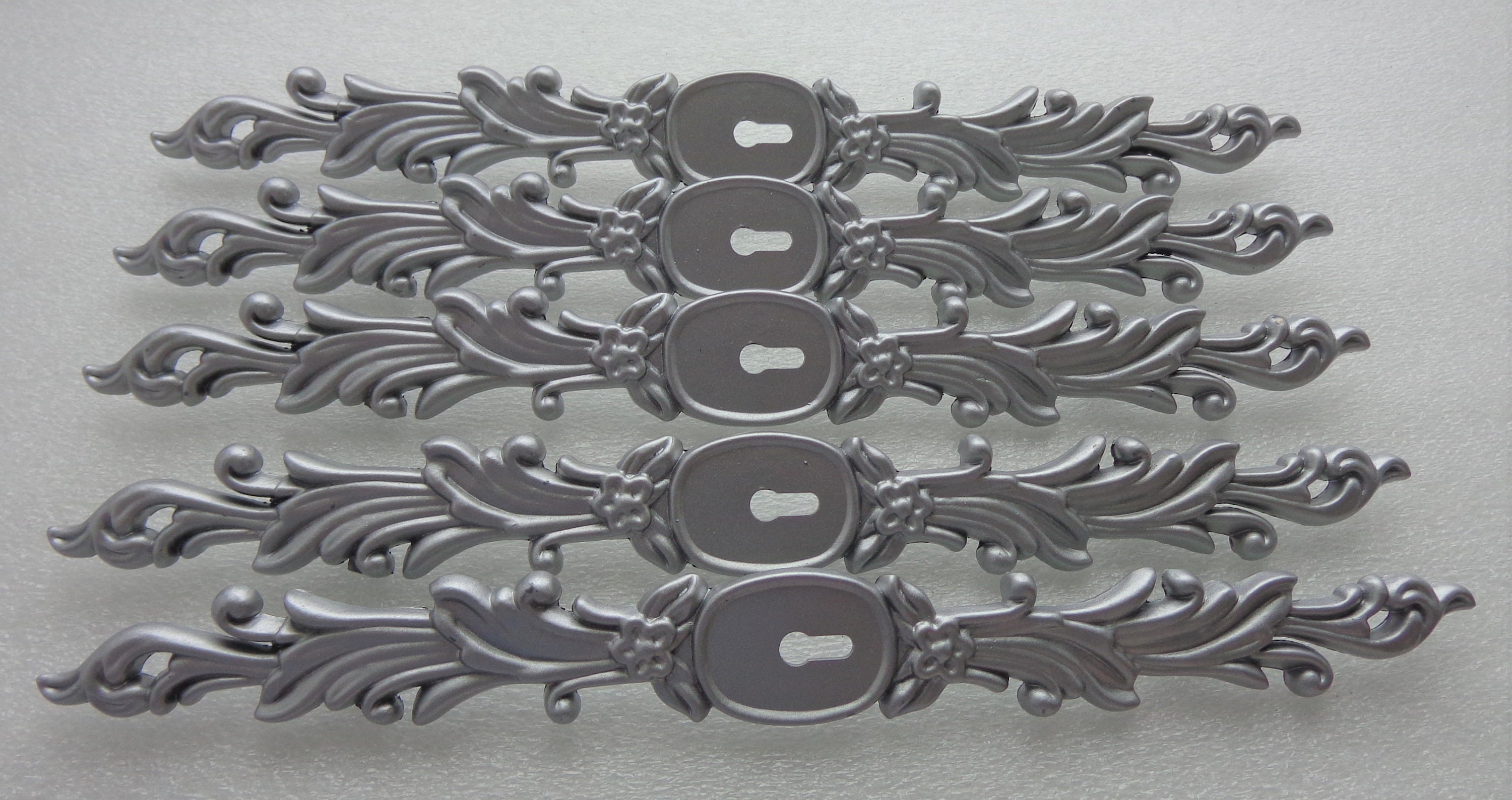 Plata perillas de flores grises con placas traseras largas | Etsy