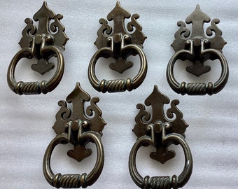 Vintage 5 Faux Drop Pulls, Antique Brass, 2.5 in Center, 3607 Hardware