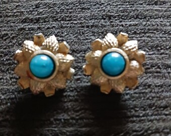 Vintage Gold Tone Flower with Faux Green Blue Stone Center Clip Earrings, Unsigned