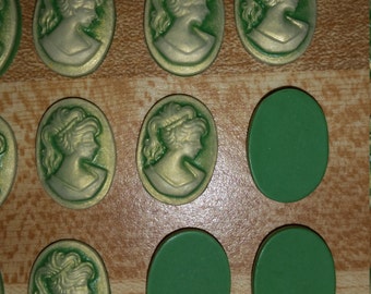 10x8mm Green & Ivory Cameos Resin Plastic Left Facing Cameos - 6 pieces(Green1)