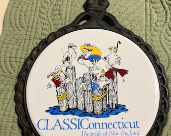Klassiskt gjutjärnsunderlägg i Connecticut med strandlinjemotiv The Pride of New England 80-talet