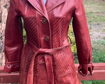Chaqueta de mujer de cuero con cinturón de los años 70 de Napa y Ante Ski Gear, fabricada en México, con cuello puntiagudo acolchado, estilo clásico, talla 7/8.