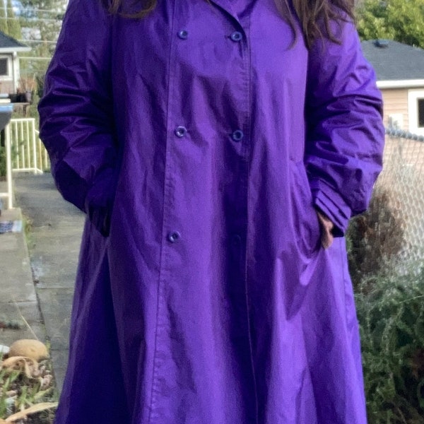 1980’s London Towne double breasted long trench coat like new purple paisley lined