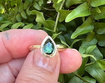 Green Sapphire 14k Gold ring, Gemstone Ring,Friendship Ring,September Birthstone Ring, Alternate Wedding Ring