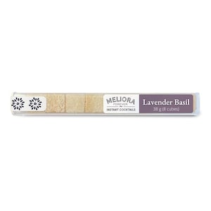Cóctel instantáneo de lavanda y albahaca