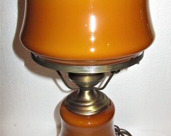 Vintage 1973 QUOIZEL Butterscotch Brown Cased Hurricane  GWTW Table / Desk /Parlor Lamp / Night Light ~ Extremely Rare